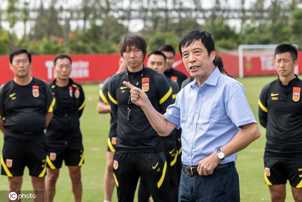 在首映见面会现场，导演甘剑宇、领衔主演大鹏、欧豪，主演曹炳琨、沙宝亮、乌兰托雅;朵、夏恩、张宁江、李晟烨悉数亮相映后互动现场，众星同台齐聚，星光熠熠，与现场观众分享戏里戏外的欢笑与泪水，深入探讨影片意义